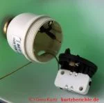 Bankers Lamp Lampenschirmwechsel - gelöste Verbindungen der Stromzufuhr