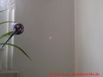 Bosch Laser Entfernungsmesser DLE 70 Professional  - Laserpunkt an der Wand