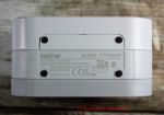 Brother PT-P300BT P-Touch Cube Etikettendrucker - Unterseite des Gerätes mit technischen Daten