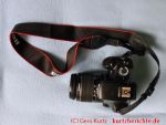 Canon EOS 1100D - Draufsicht von oben mit Trageriemen