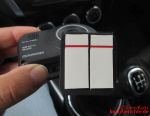 Dashcam Kenwood DRV-410 Full-HD Powerstrips auf der Halterung