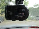 Dashcam Kenwood DRV-410 Full-HD Kamera an der Windschutzscheibe