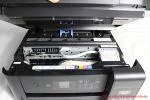 Epson EcoTank ET-2750 - geöffnete Klappe des Druckers