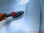 Gardena Handschrubber - Beim Reinigen des Autolacks