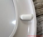 LOBENSWERK Toilettendeckel - Auflagepuffer Nahansicht