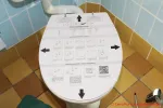 LOBENSWERK Toilettendeckel - Trägerschablone auflegen und und die Träger entsprechend ausrichten