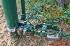 Maschendrahtzaun von GAH Alberts 35 Drahtspanner unten