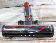 Powerffy Knight 11  Akku Staubsauger - Bodendüse von vorn mit vier LEDs