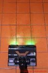 Vexilar V15Max Akku Staubsauger - Wischer bei der Arbeit