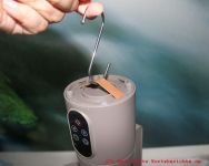 YOKEKON Akku Ventilator - Haken durch den Riemen gezogen für die hängende Montage