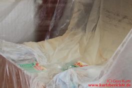 Holzfussboden abschleifen - Abdeckfolie